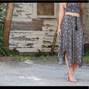 Pattern flowy skirt